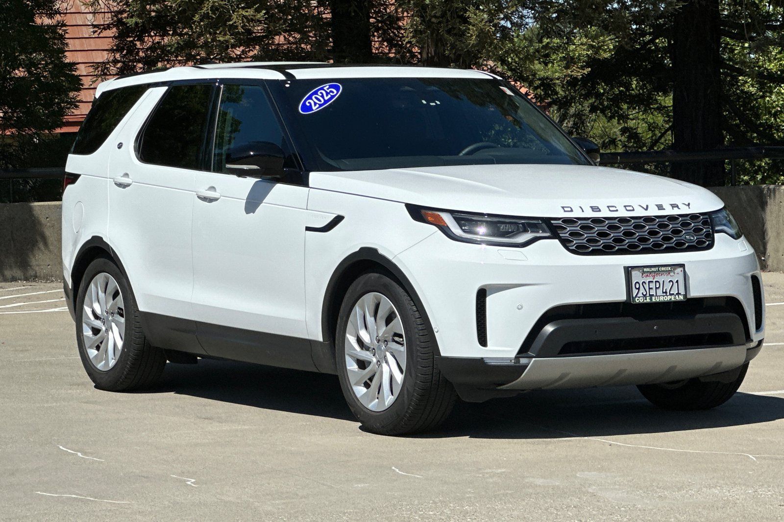 2025 Land Rover Discovery S photo 6