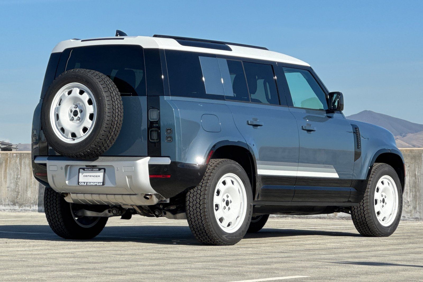 2026 Land Rover Defender 110 S photo 4