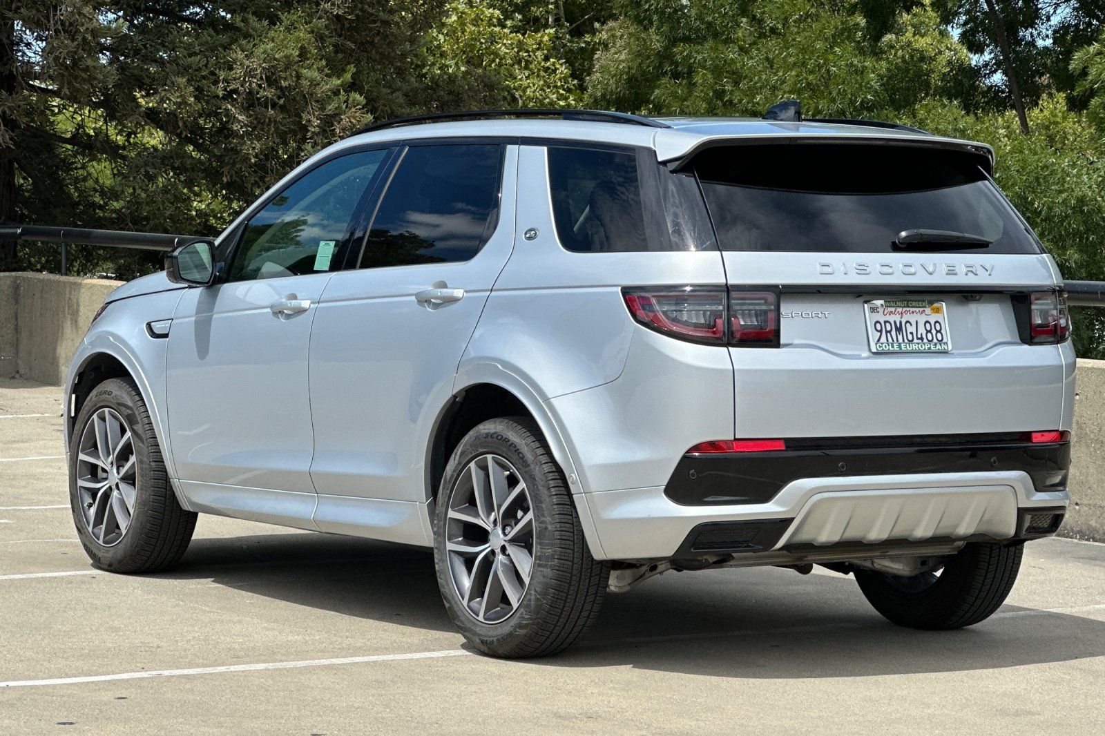 2024 Land Rover Discovery Sport S photo 2