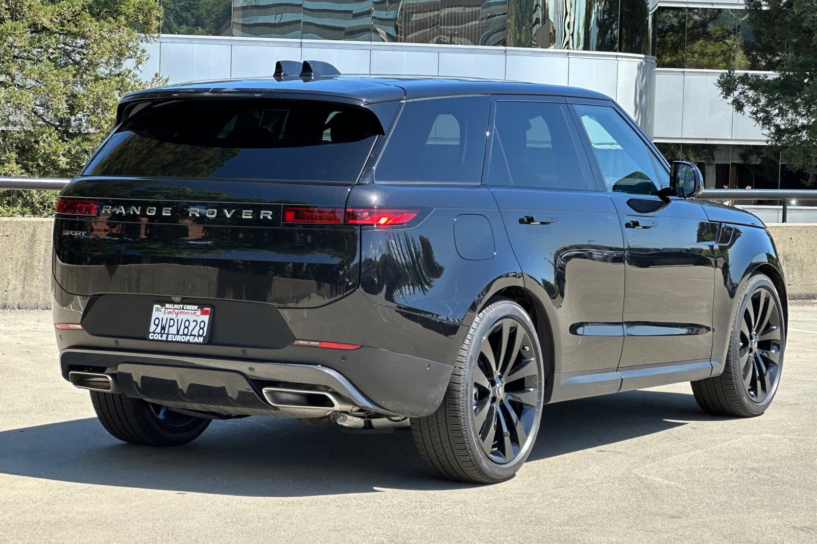 2025 Land Rover Range Rover Sport SE photo 4