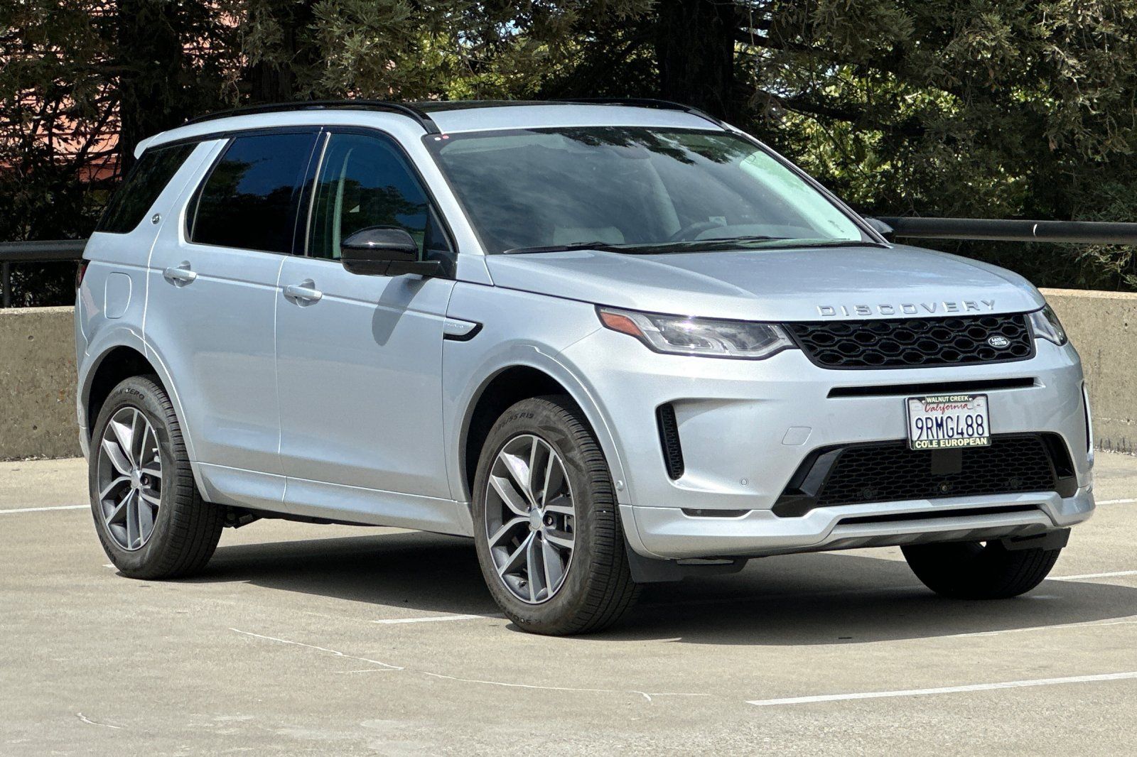 2024 Land Rover Discovery Sport S photo 6