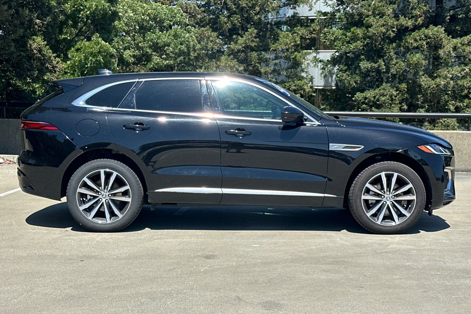 2024 Jaguar F-PACE P250 R-Dynamic S photo 5