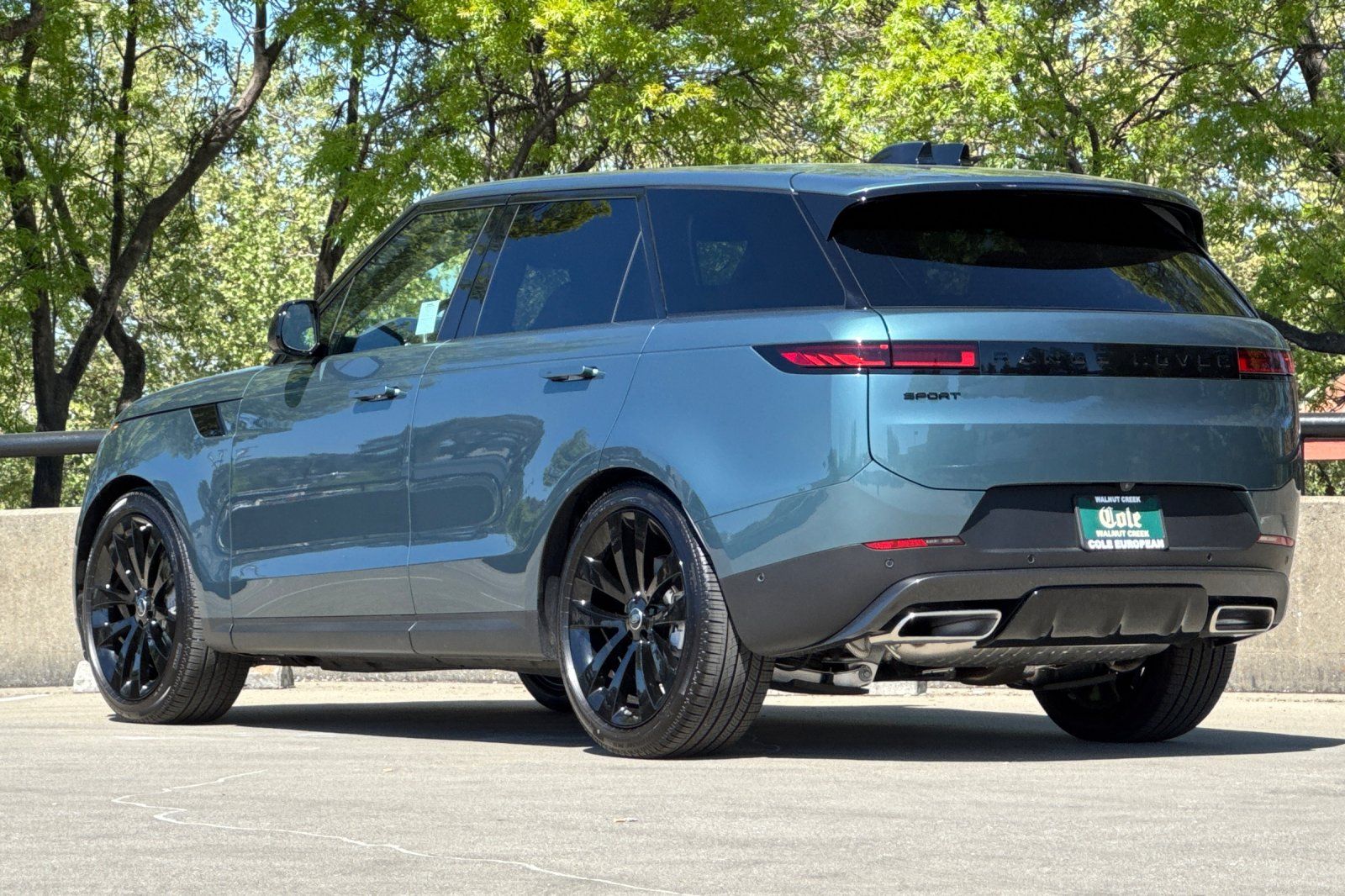 2025 Land Rover Range Rover Sport SE photo 2