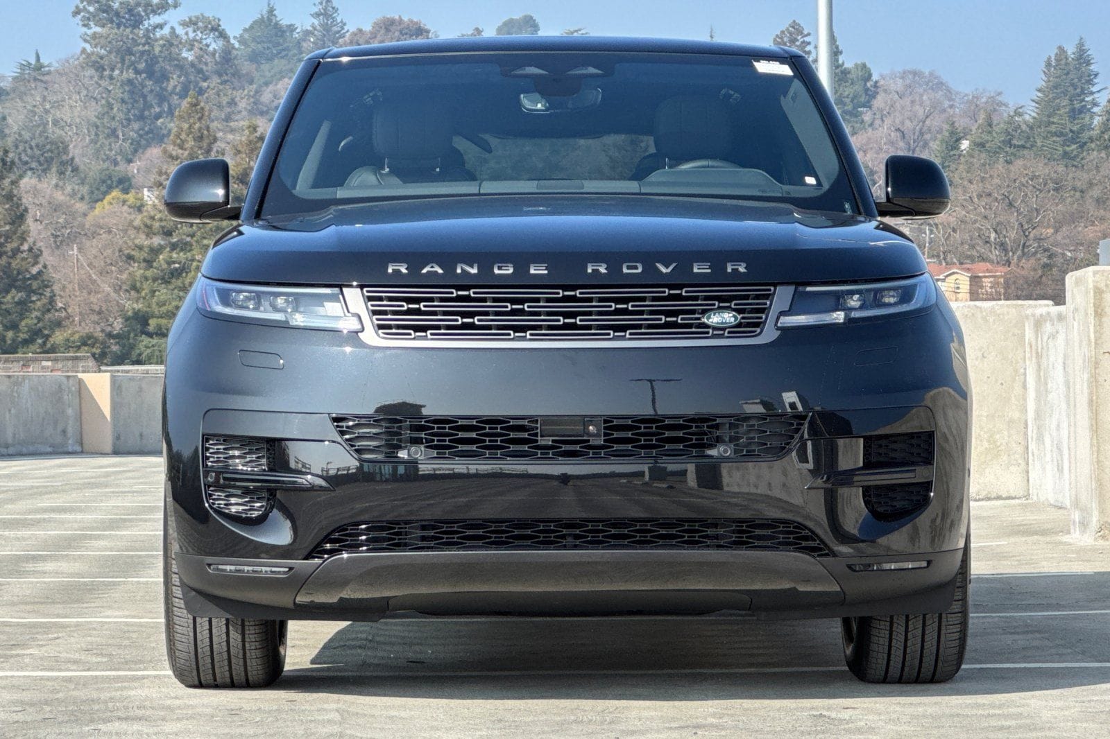 2026 Land Rover Range Rover Sport SE photo 3