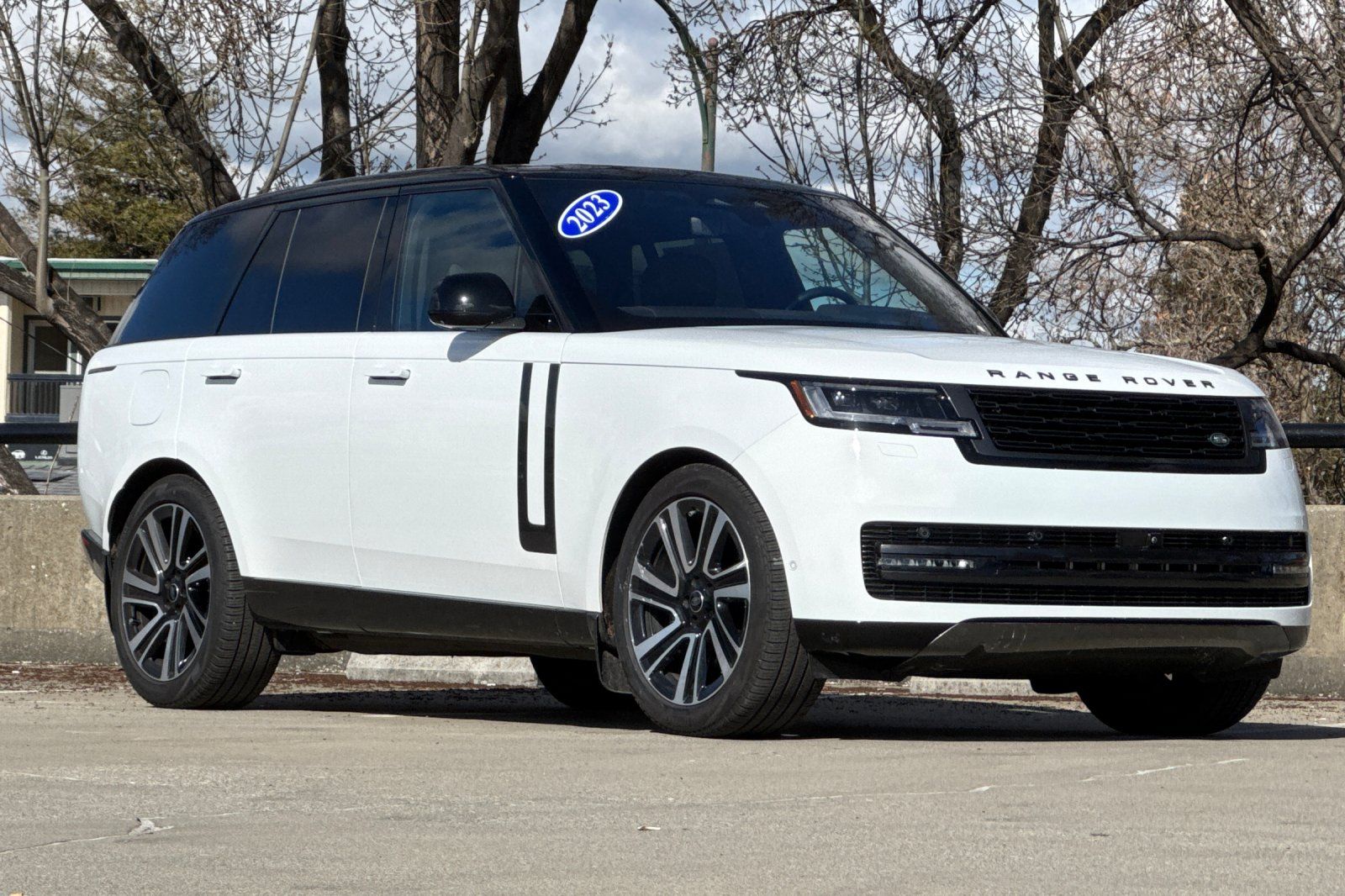 2023 Land Rover Range Rover SE photo 6