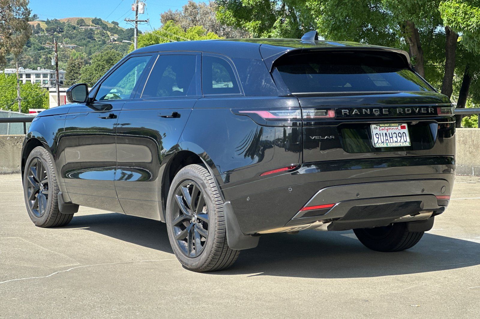 2026 Land Rover Range Rover Velar Dynamic SE photo 2