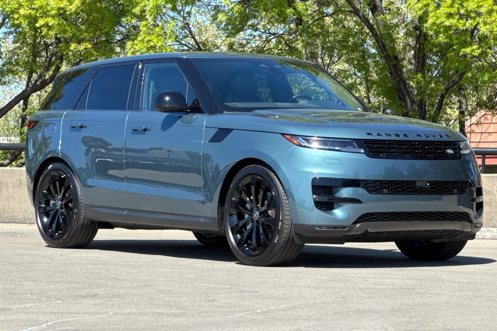 2025 Land Rover Range Rover Sport SE photo 6