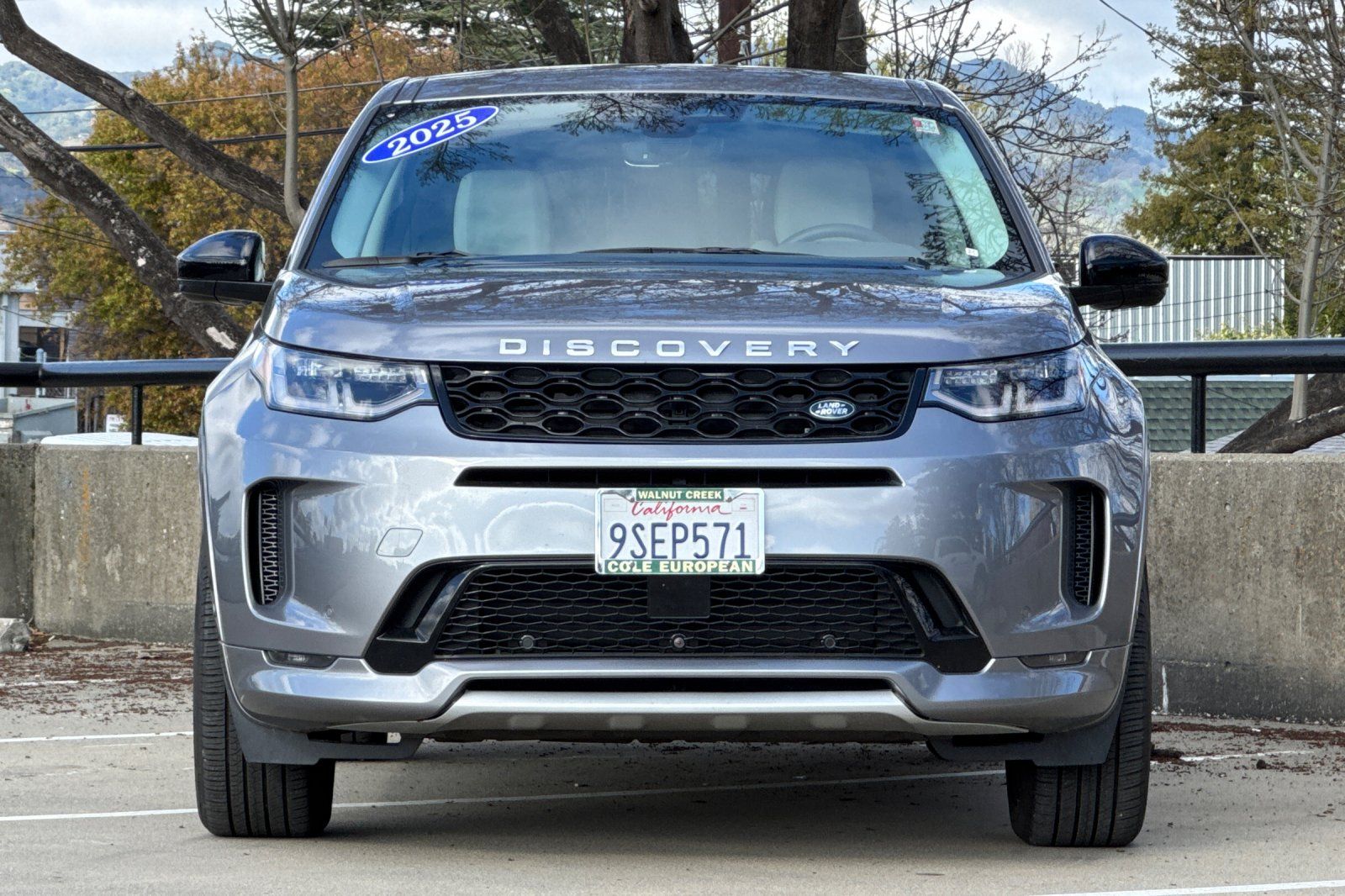 2025 Land Rover Discovery Sport S photo 3