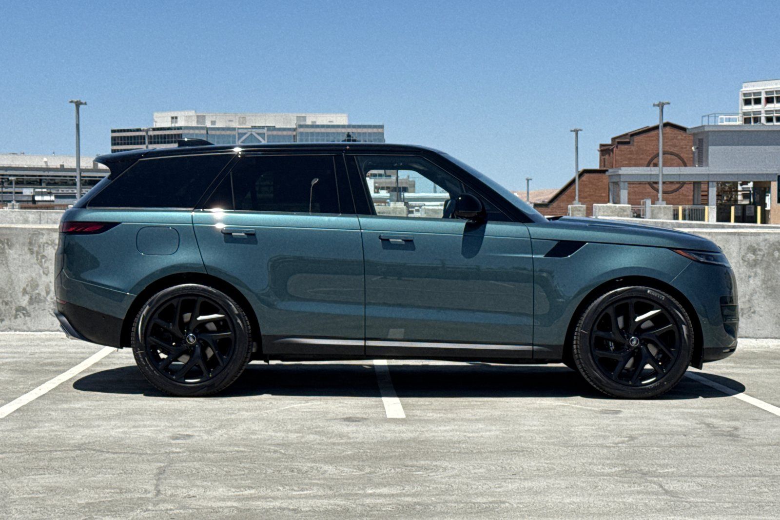 2025 Land Rover Range Rover Sport SE photo 5