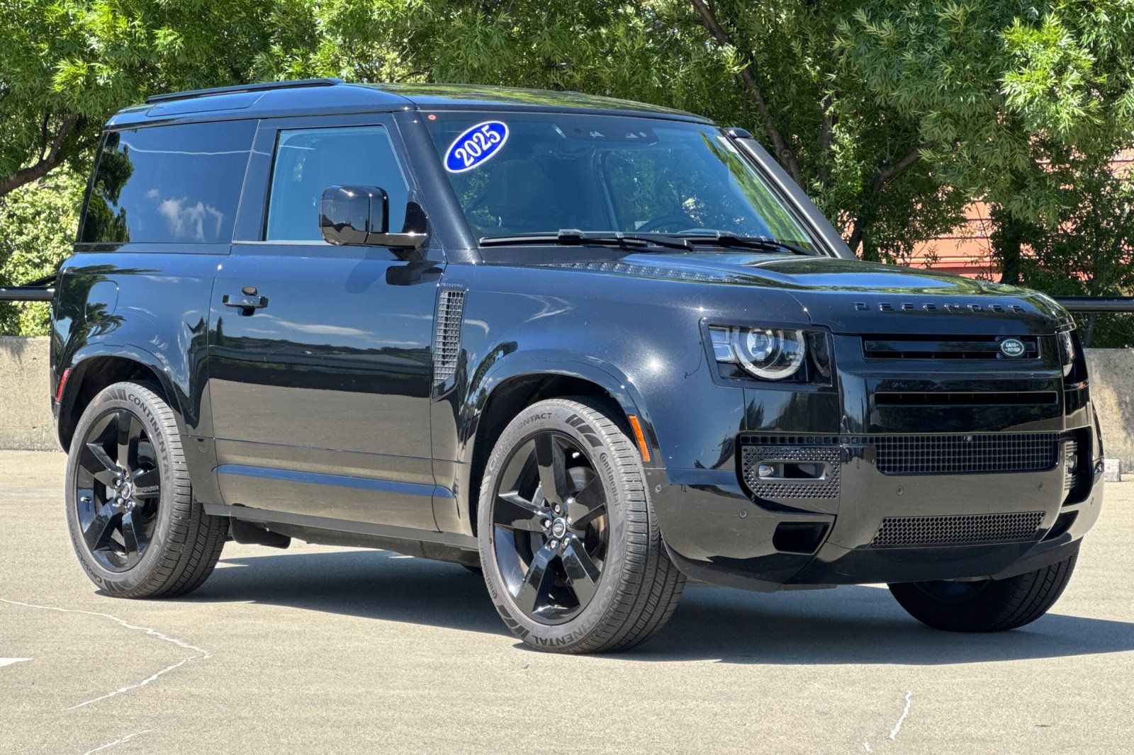 2025 Land Rover Defender 90 X-Dynamic SE photo 6