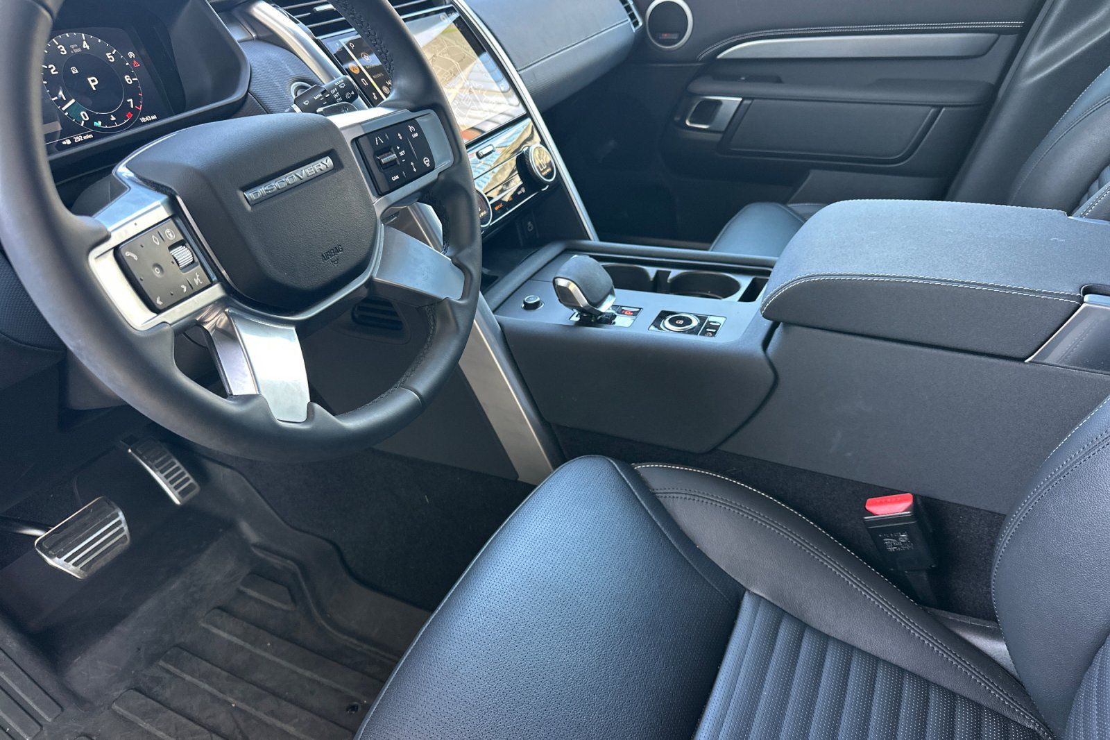2025 Land Rover Discovery Dynamic SE - Photo 9