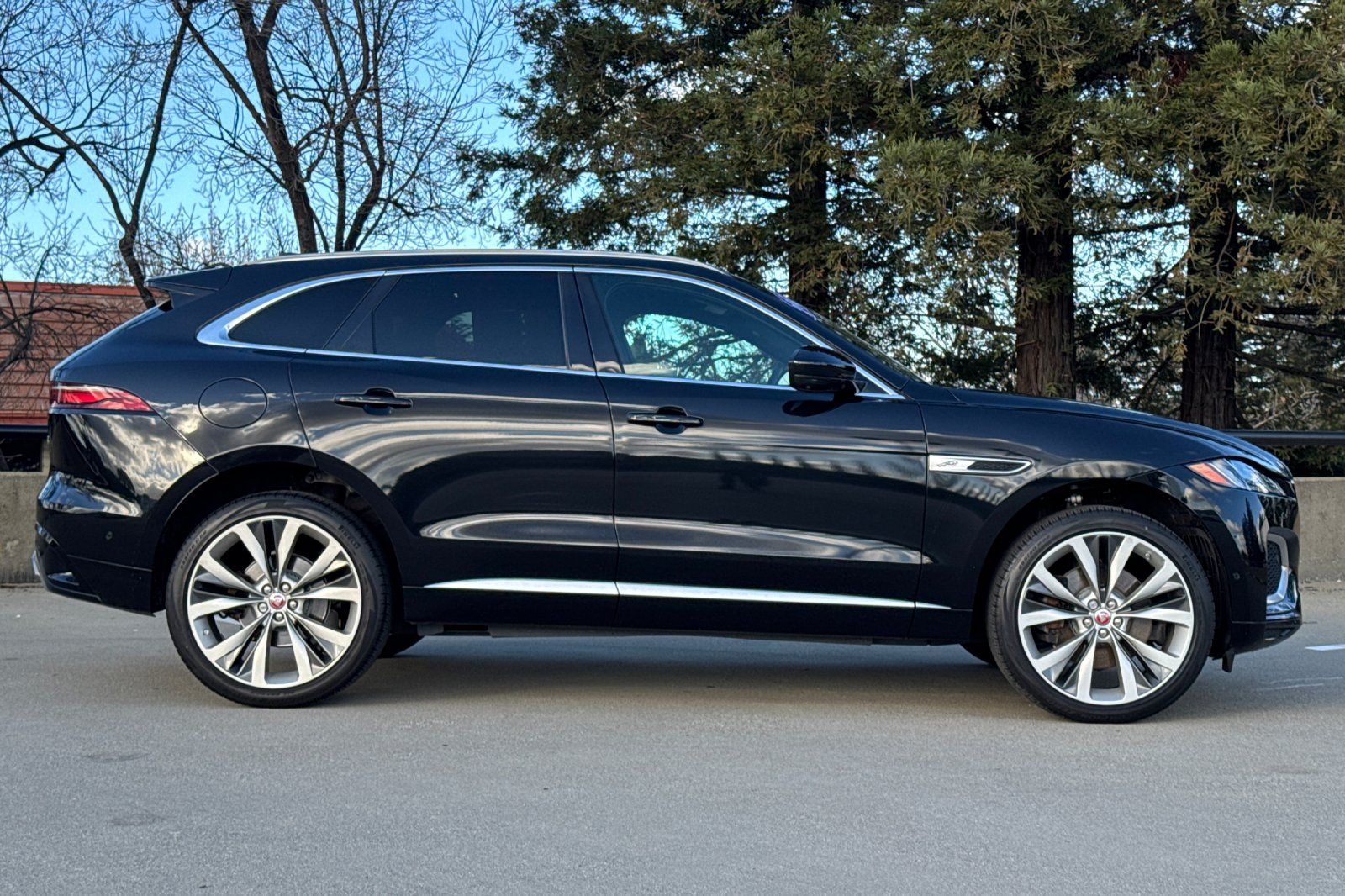 2021 Jaguar F-PACE P400 R-Dynamic S photo 5