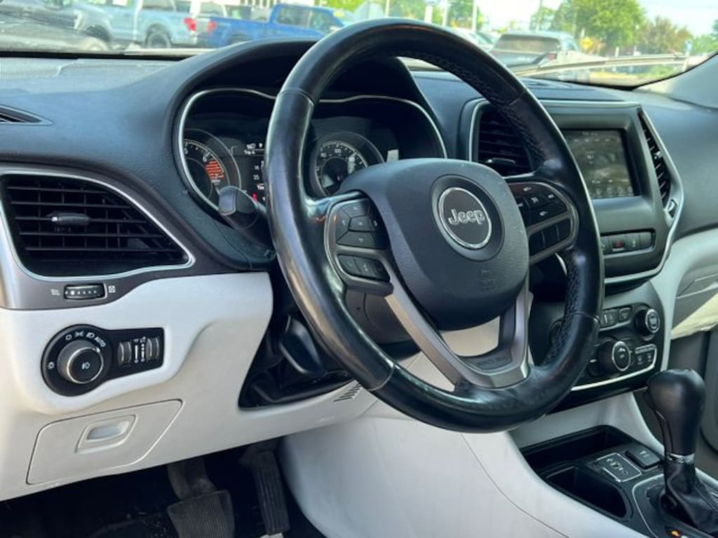 Used 2021 Jeep Cherokee Latitude Plus SUV