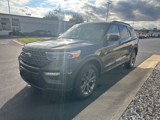 2022 Ford Explorer XLT's photo
