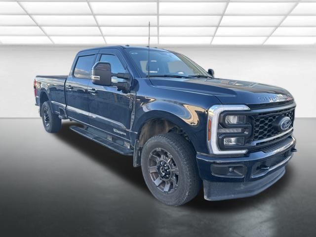 2024 Ford F-350 Lariat photo 2