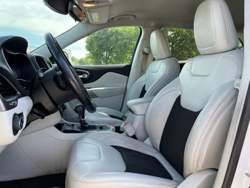 Used 2021 Jeep Cherokee Latitude Plus SUV