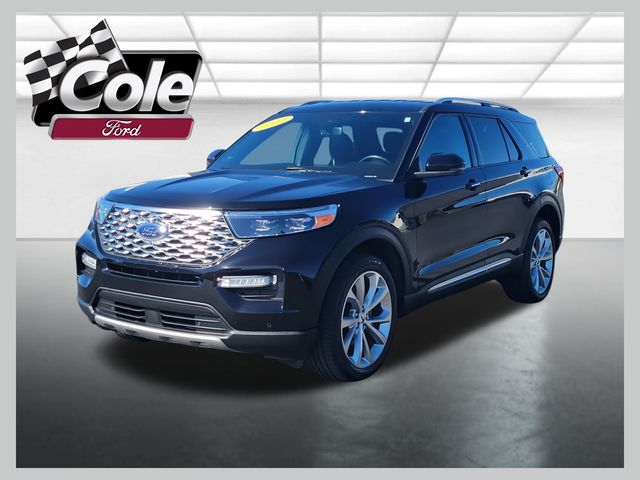 2022 Ford Explorer Platinum's photo