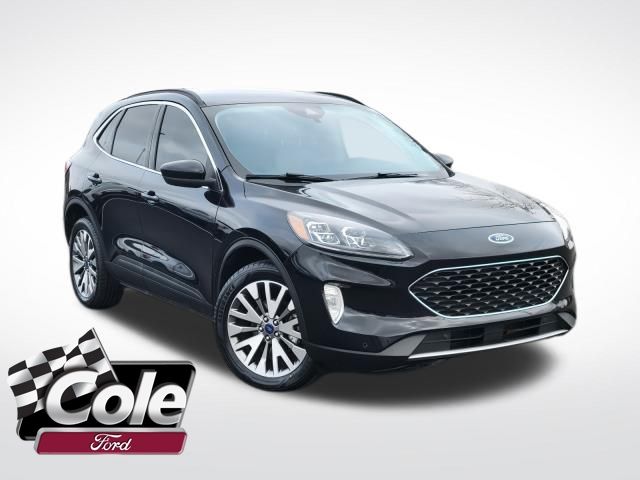 2022 Ford Escape Titanium's photo