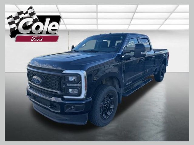 2024 Ford F-350 Super Duty Lariat's photo