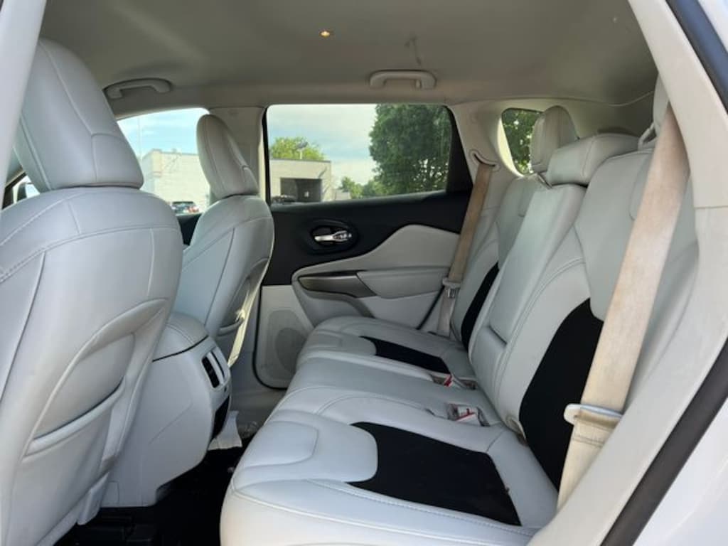 Used 2021 Jeep Cherokee Latitude Plus SUV