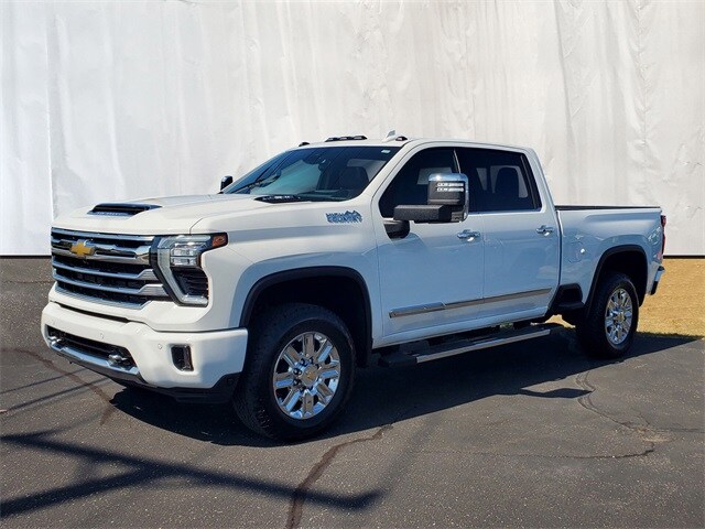 2024 Chevrolet Silverado 3500HD High Country photo 2