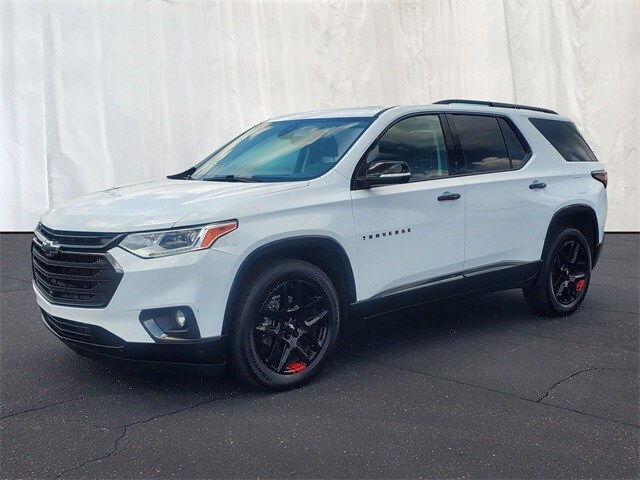 2021 Chevrolet Traverse Premier photo 2