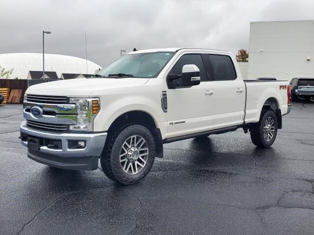 2019 Ford F-250 Lariat photo 2