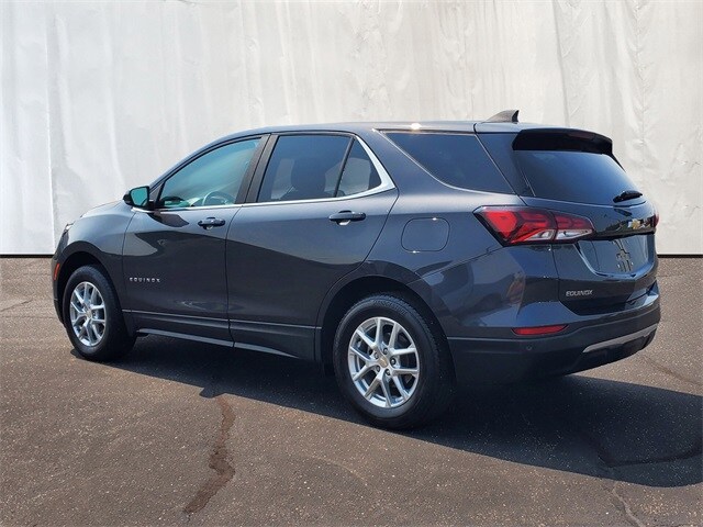 2022 Chevrolet Equinox LT photo 3