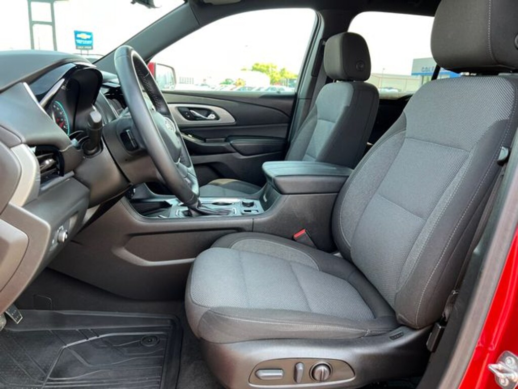 Used 2023 Chevrolet Traverse LT Cloth w/1LT SUV