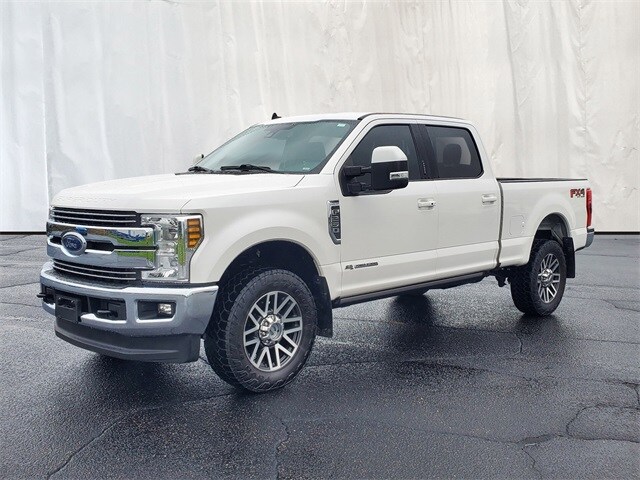 2019 Ford F-250 Lariat photo 2