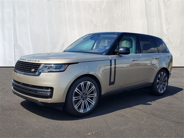 2023 Land Rover Range Rover SE photo 2