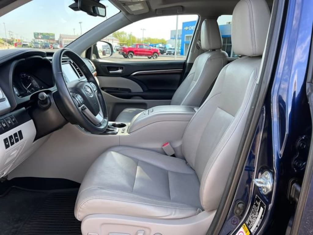 Used 2016 Toyota Highlander Limited