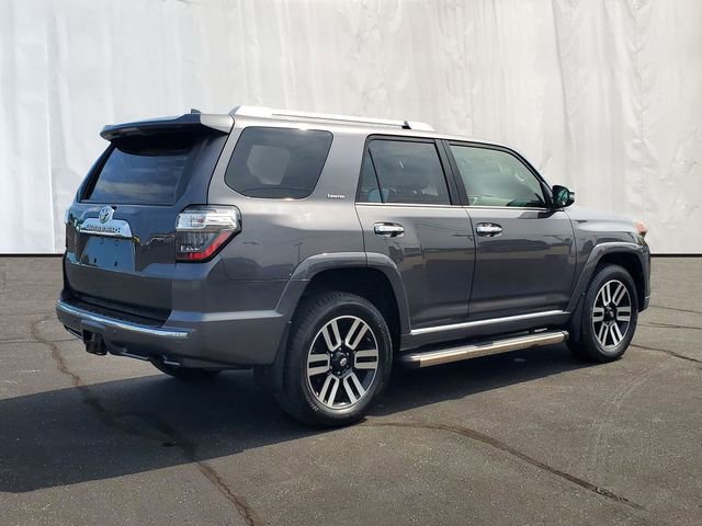 2019 Toyota 4Runner SR5 photo 2