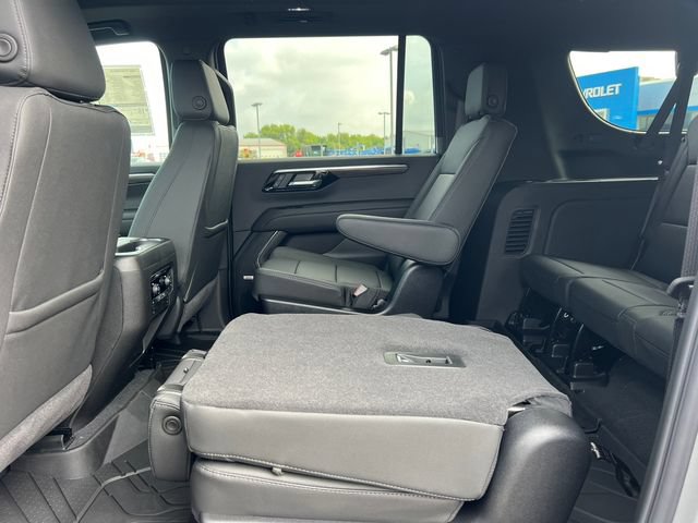 2026 Chevrolet Suburban LT - Photo 6