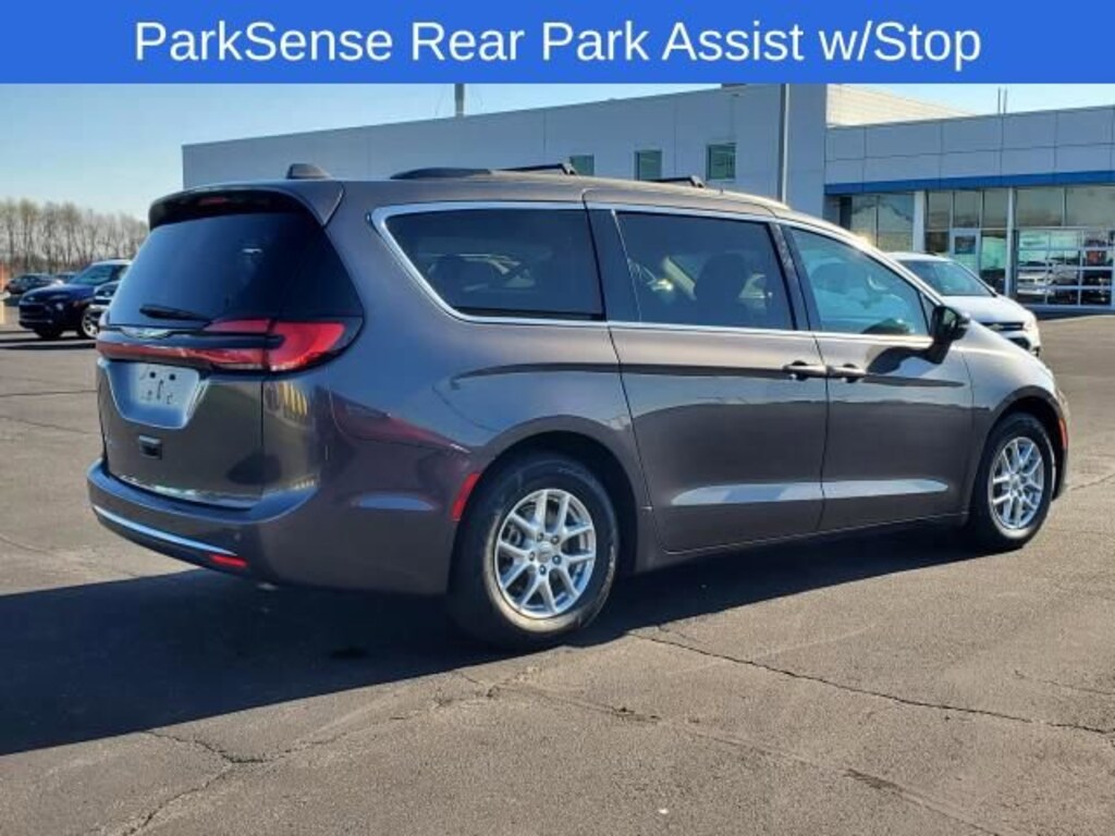 Used 2022 Chrysler Pacifica Touring L