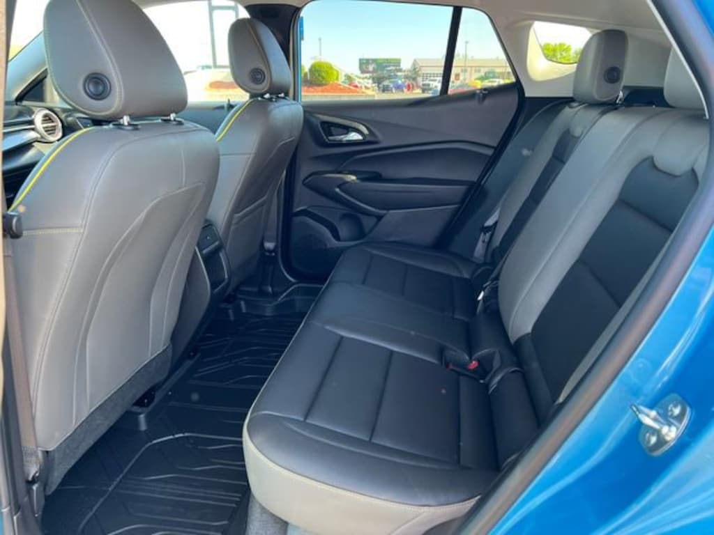 Used 2025 Chevrolet Trax Activ SUV