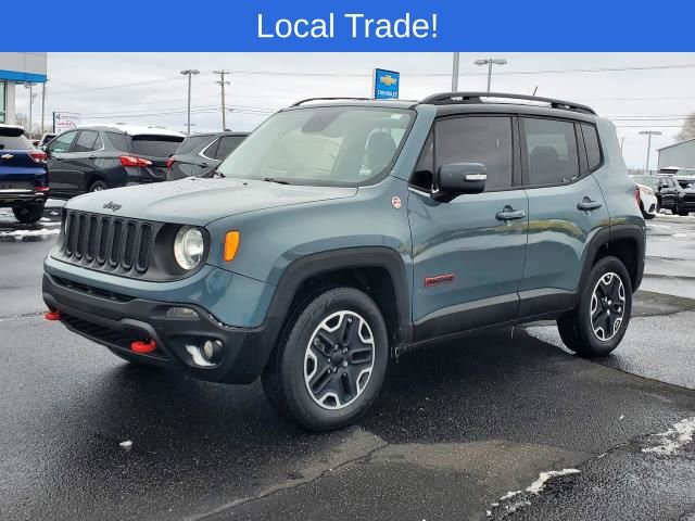 2016 Jeep Renegade Trailhawk photo 2