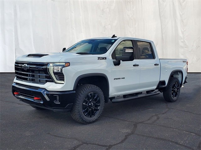 2026 Chevrolet Silverado 2500HD LT photo 2