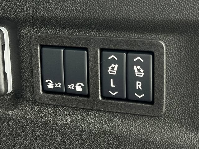 2026 Chevrolet Suburban LT - Photo 39