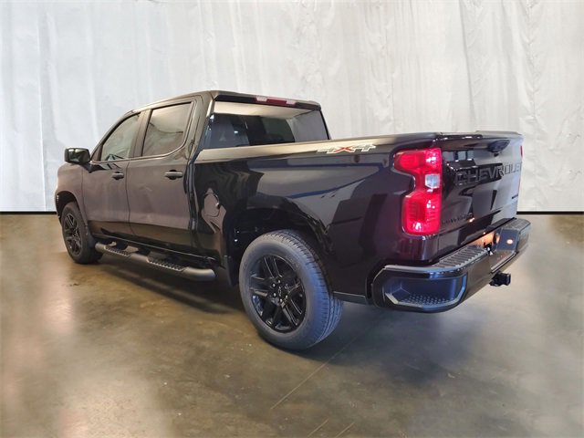 2025 Chevrolet Silverado 1500 Custom photo 3