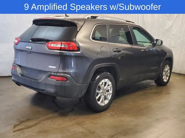 2016 Jeep Cherokee Latitude photo 2