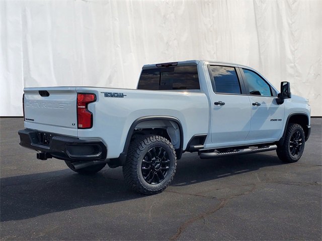 2026 Chevrolet Silverado 2500HD LT photo 4