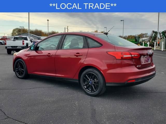 2015 Ford Focus SE photo 2
