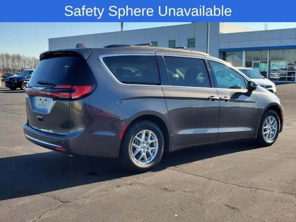 Used 2022 Chrysler Pacifica Touring L