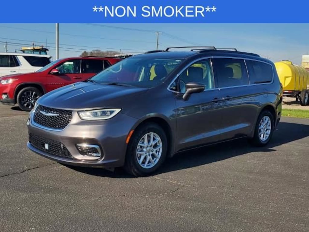 Used 2022 Chrysler Pacifica Touring L