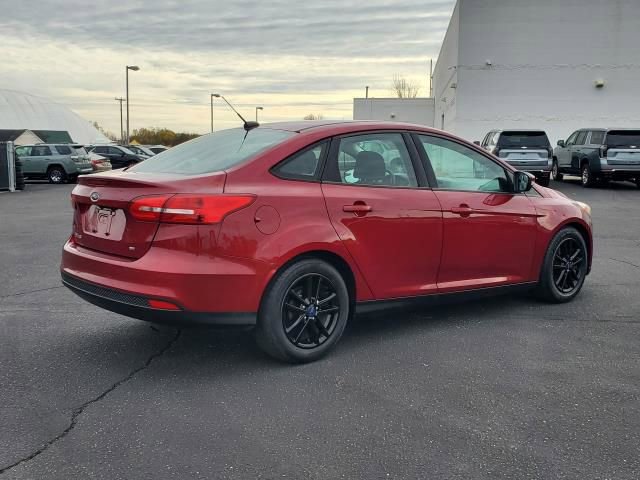 2015 Ford Focus SE photo 3