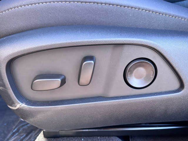 2027 Chevrolet Equinox LT - Photo 7