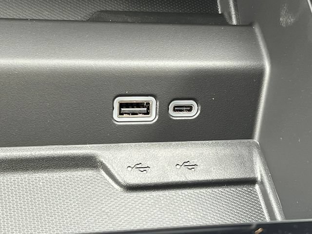 2026 Chevrolet Suburban LT - Photo 31