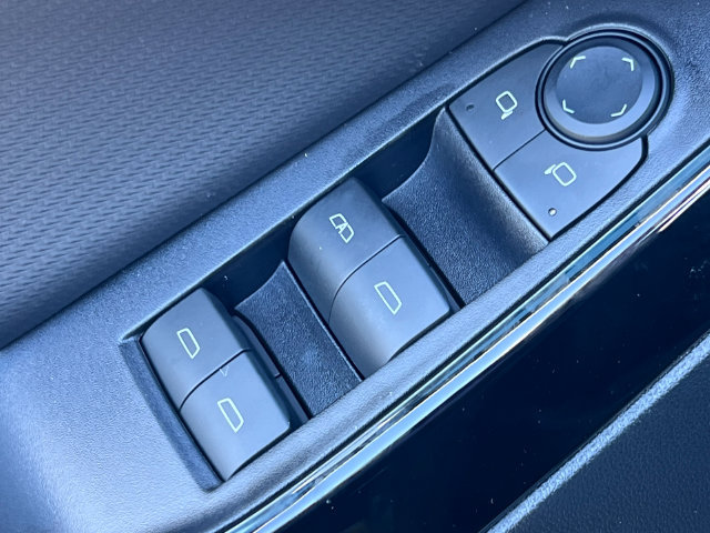 2027 Chevrolet Equinox LT - Photo 13