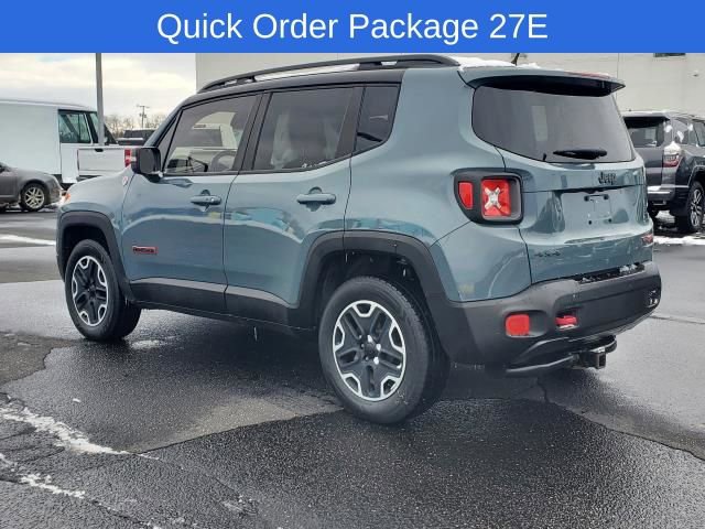 2016 Jeep Renegade Trailhawk photo 3